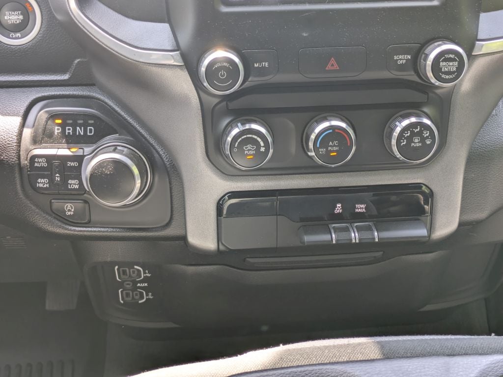2021 RAM 1500 Big Horn Quad Cab 4x4 6'4" Box