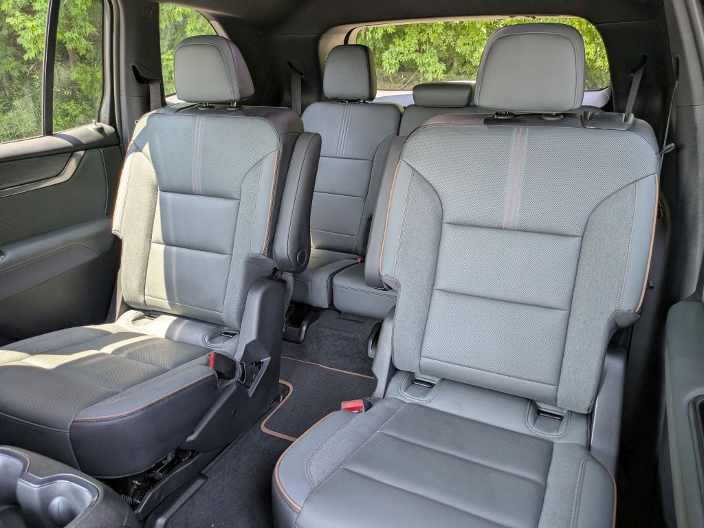 2024 GMC Acadia AT4