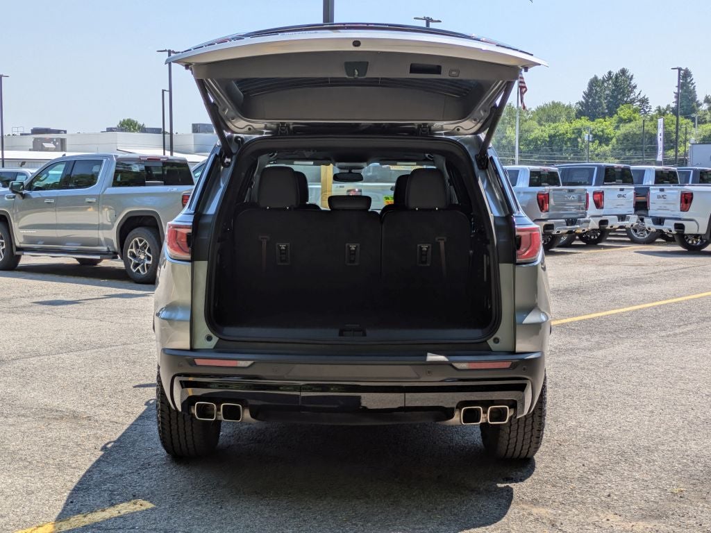 2024 GMC Acadia AT4
