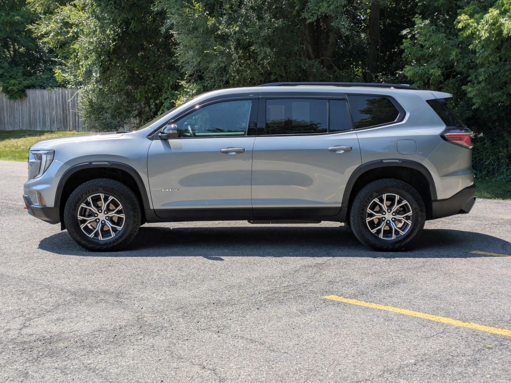2024 GMC Acadia AT4