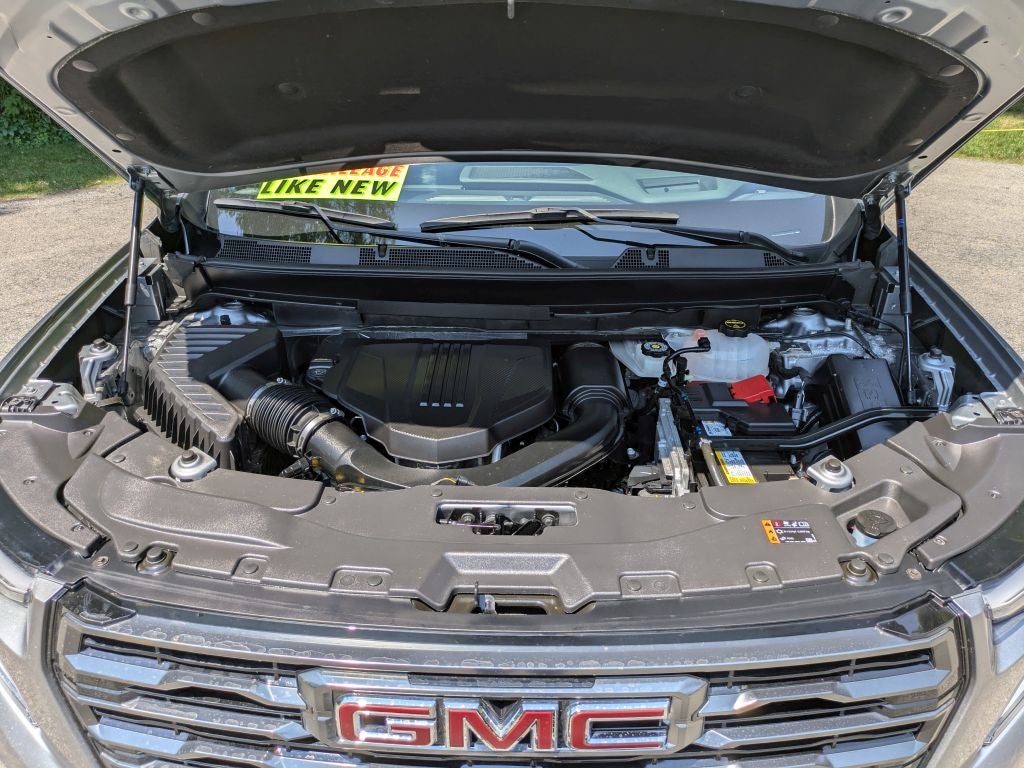 2024 GMC Acadia AT4