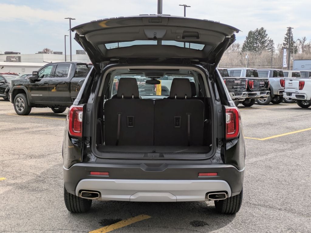 2023 GMC Acadia SLT