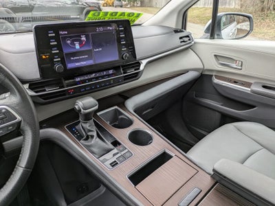 2023 Toyota Sienna XLE