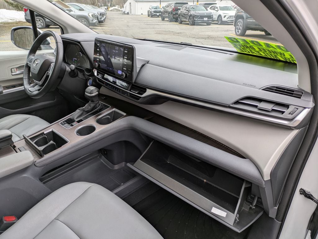 2023 Toyota Sienna XLE