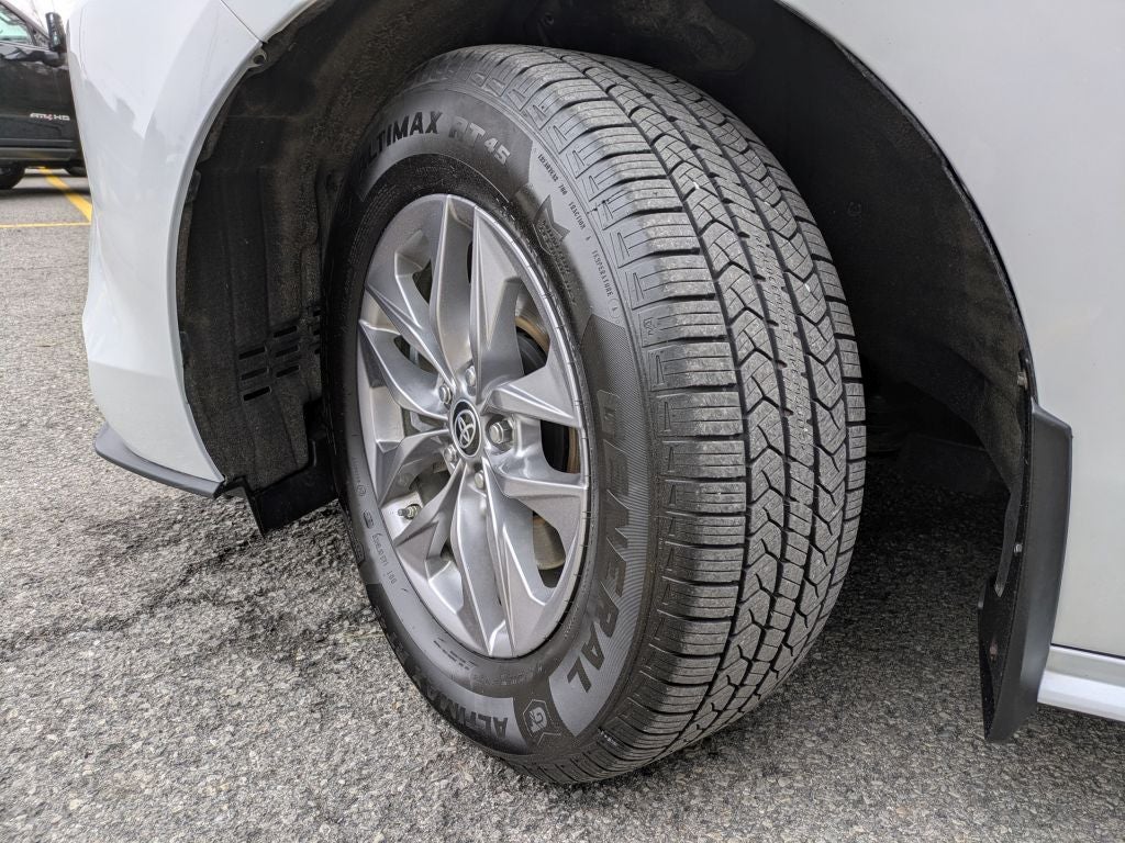 2023 Toyota Sienna XLE