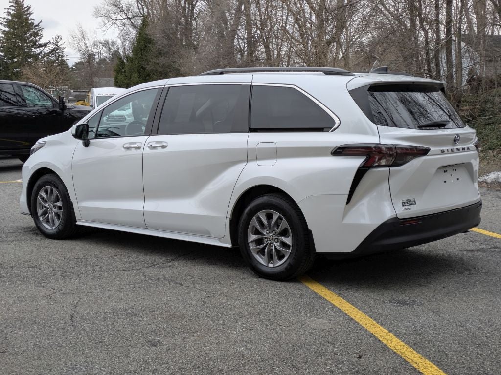 2023 Toyota Sienna XLE