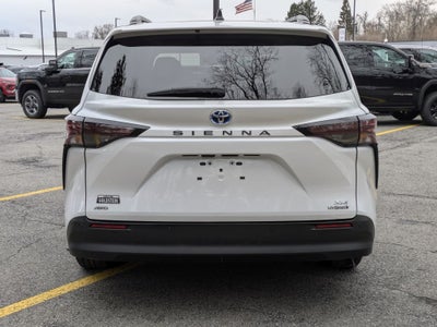 2023 Toyota Sienna XLE