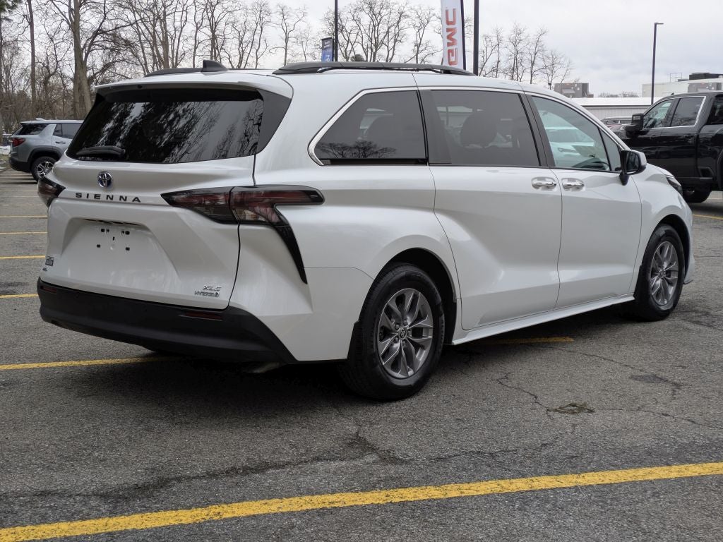 2023 Toyota Sienna XLE