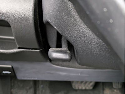 2022 Nissan Kicks SR