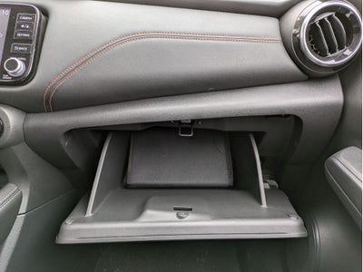 2022 Nissan Kicks SR