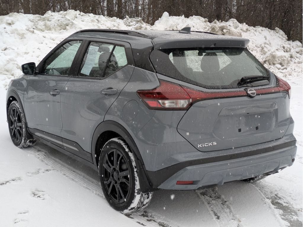 2022 Nissan Kicks SR
