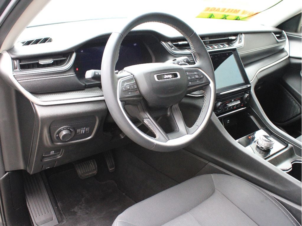 2023 Jeep Grand Cherokee Laredo X