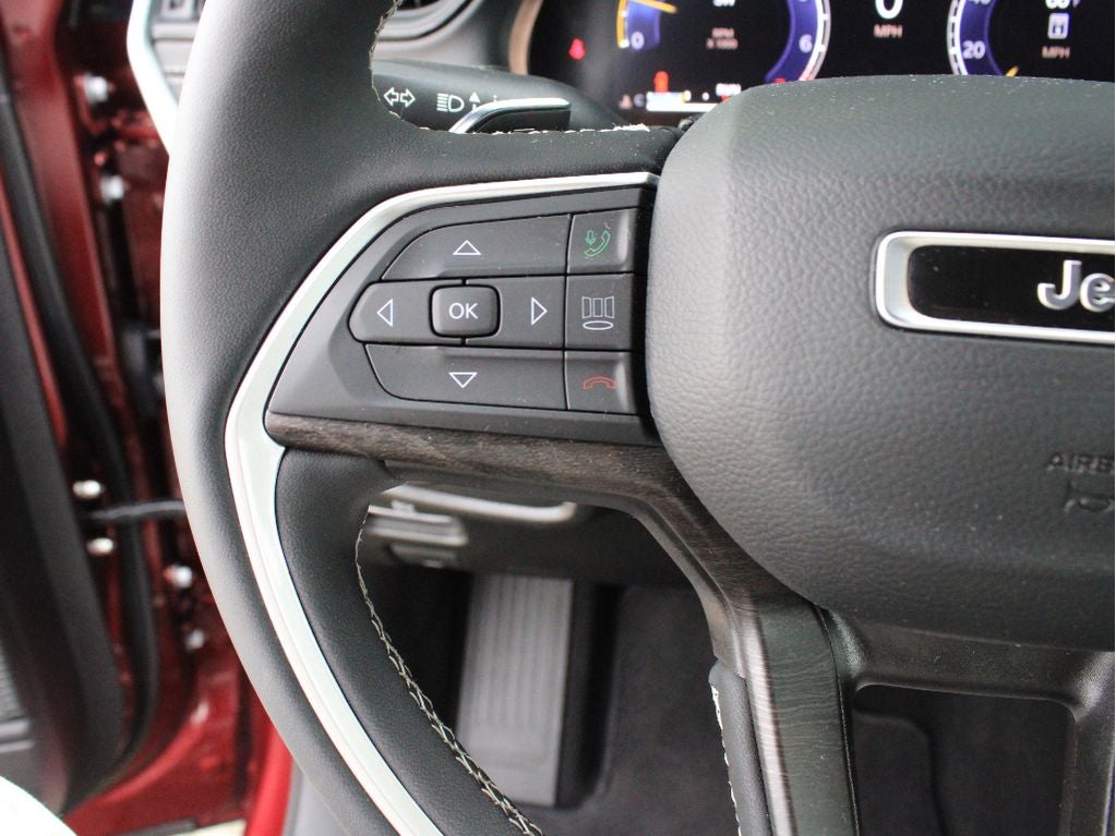 2026 Jeep Grand Cherokee Laredo Altitude