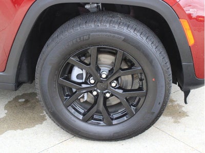 2026 Jeep Grand Cherokee Laredo Altitude