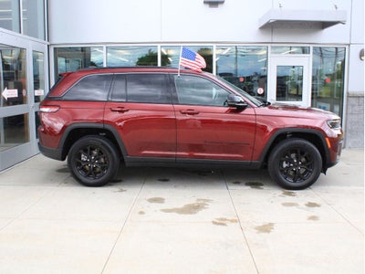 2026 Jeep Grand Cherokee Laredo Altitude