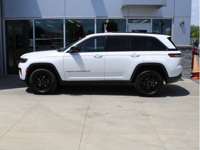 2026 Jeep Grand Cherokee Laredo Altitude