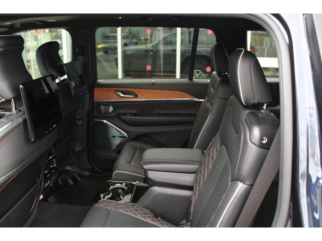 2023 Jeep Grand Cherokee L Summit Reserve