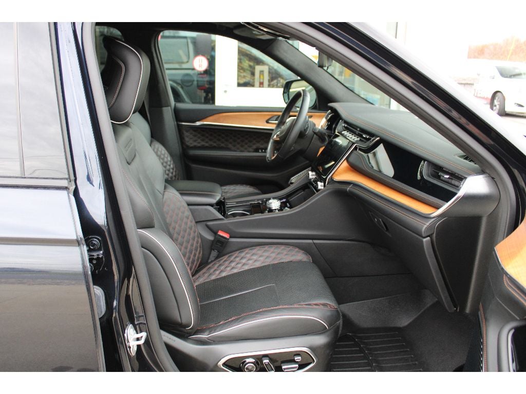 2023 Jeep Grand Cherokee L Summit Reserve