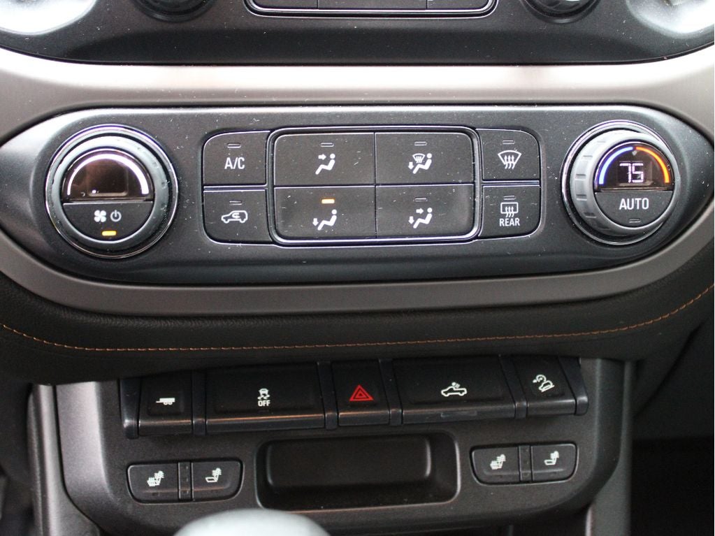 2022 GMC Canyon 4WD AT4 w/Cloth