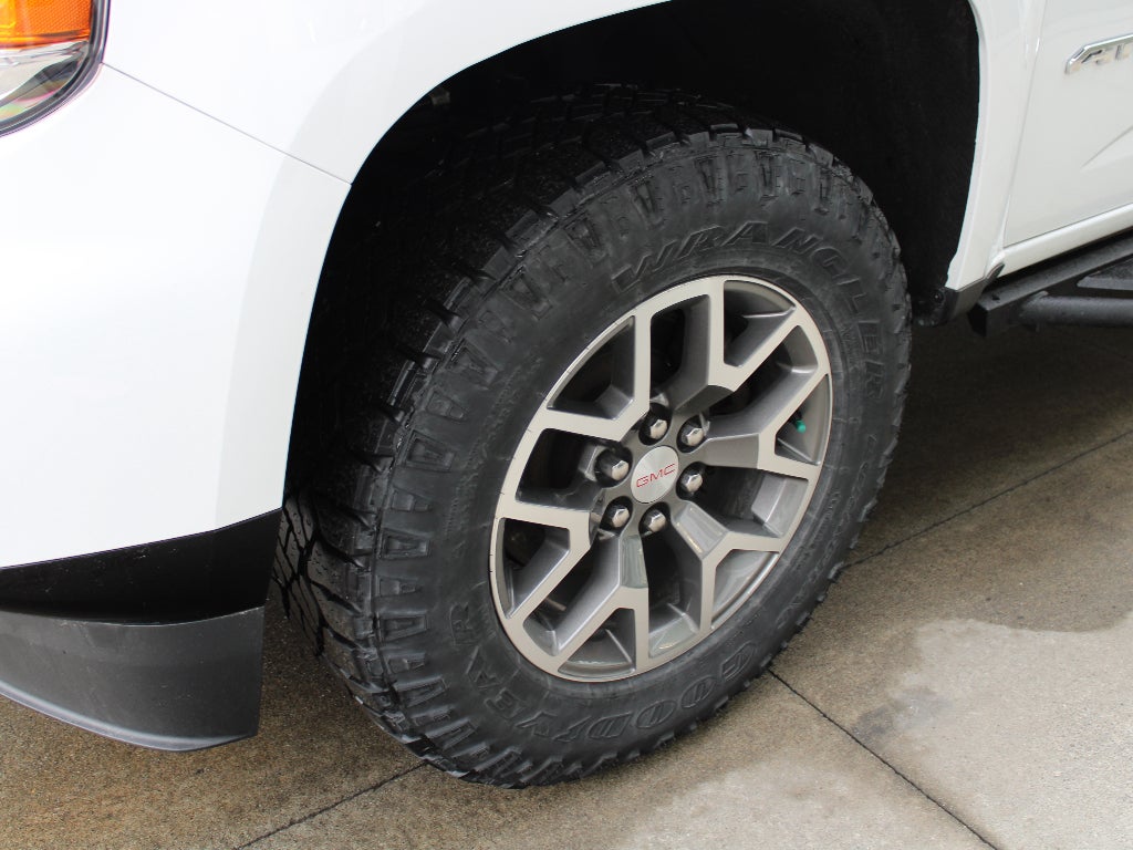 2022 GMC Canyon 4WD AT4 w/Cloth