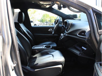 2022 Chrysler Pacifica Hybrid Touring L