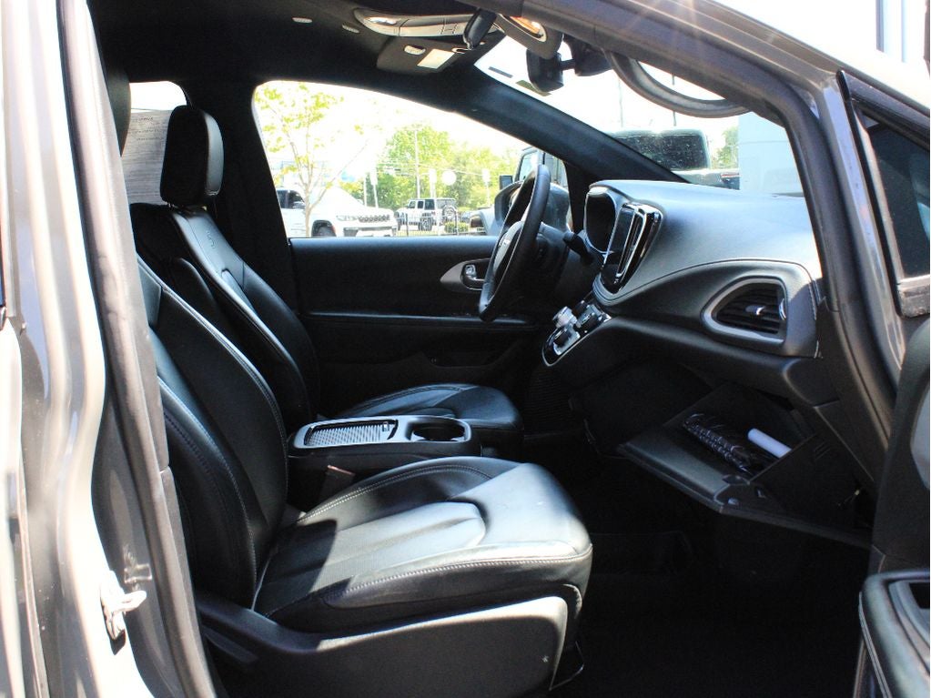 2022 Chrysler Pacifica Hybrid Touring L