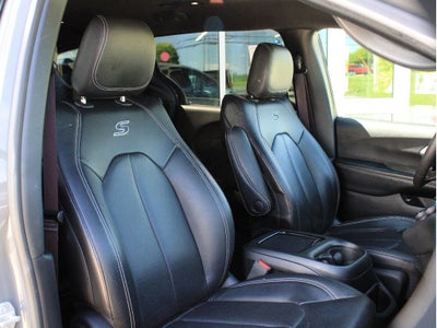 2022 Chrysler Pacifica Hybrid Touring L