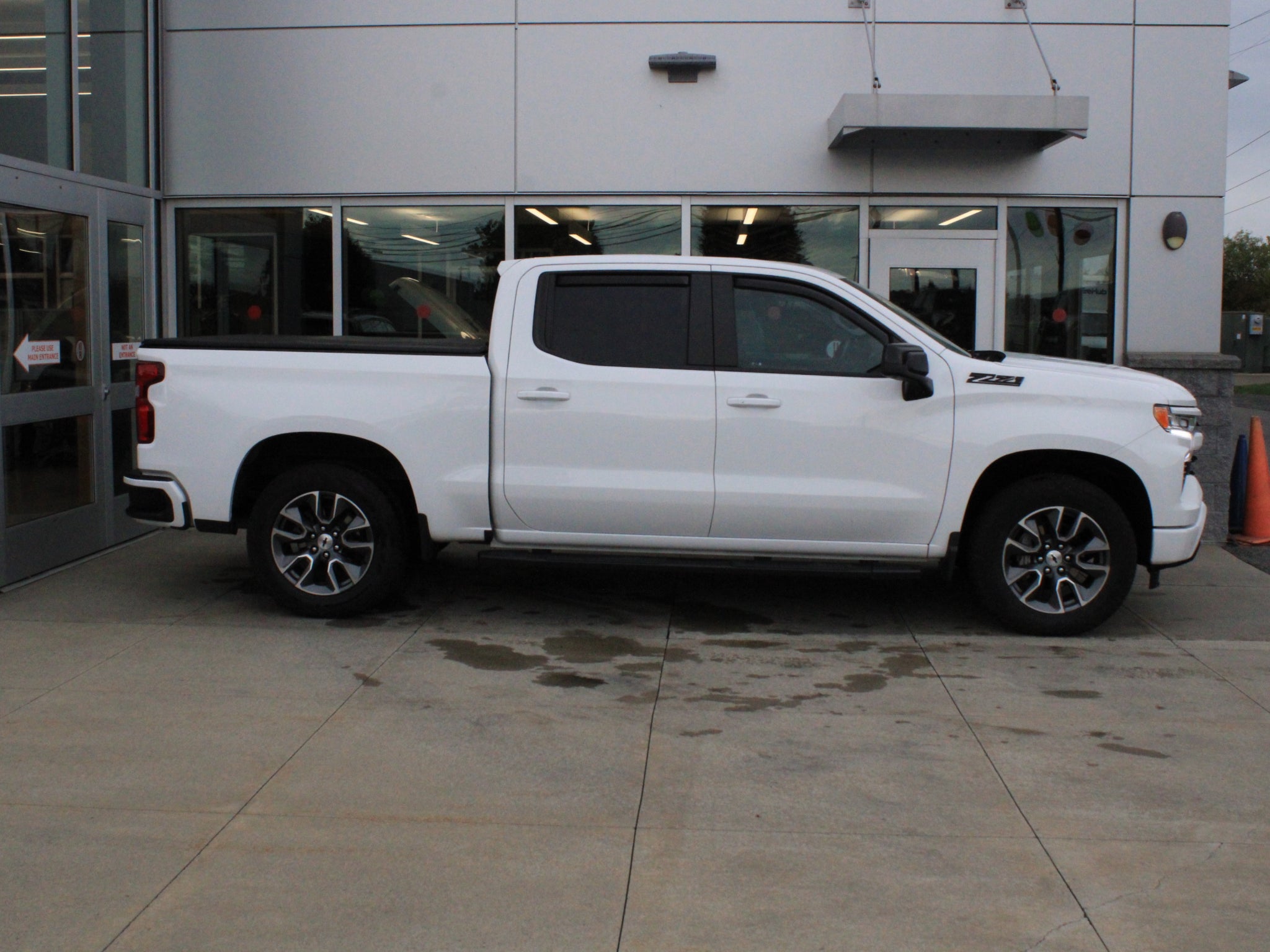 2023 Chevrolet Silverado RST
