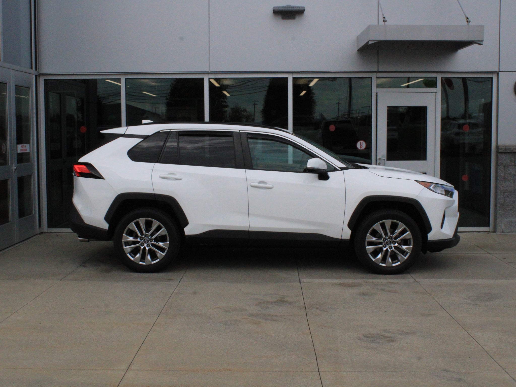 2020 Toyota RAV4 XLE Premium