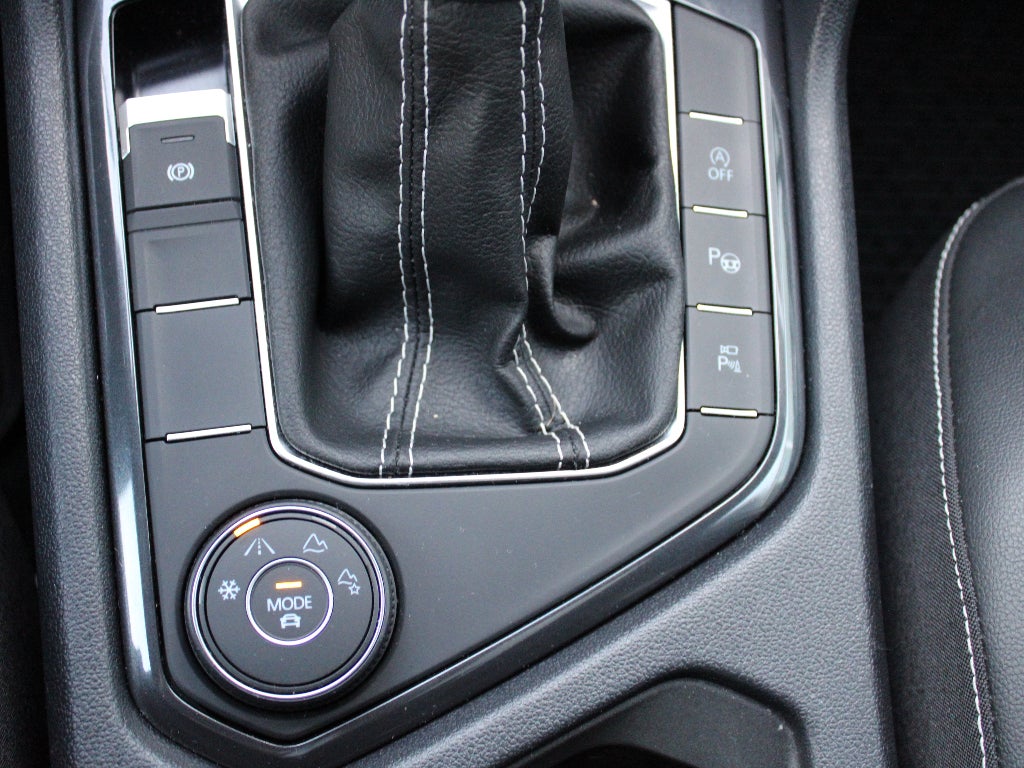 2023 Volkswagen Tiguan SEL R-Line