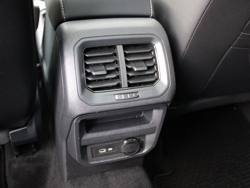 2023 Volkswagen Tiguan SEL R-Line