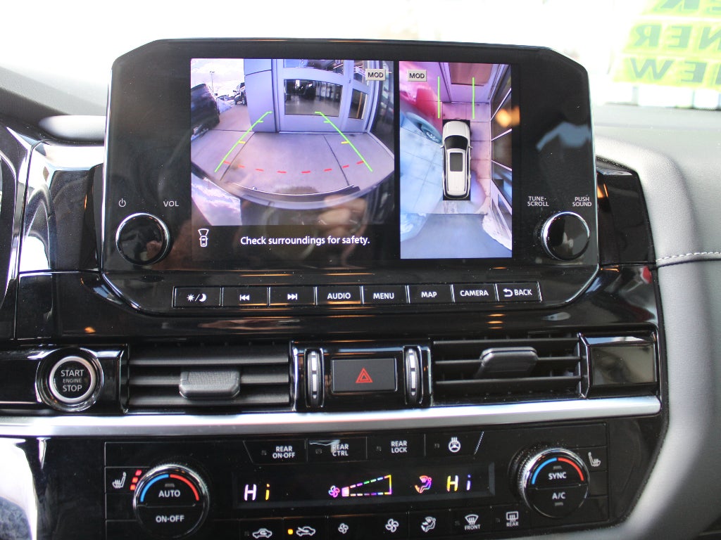 2023 Nissan Pathfinder SL