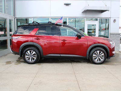 2023 Nissan Pathfinder SL