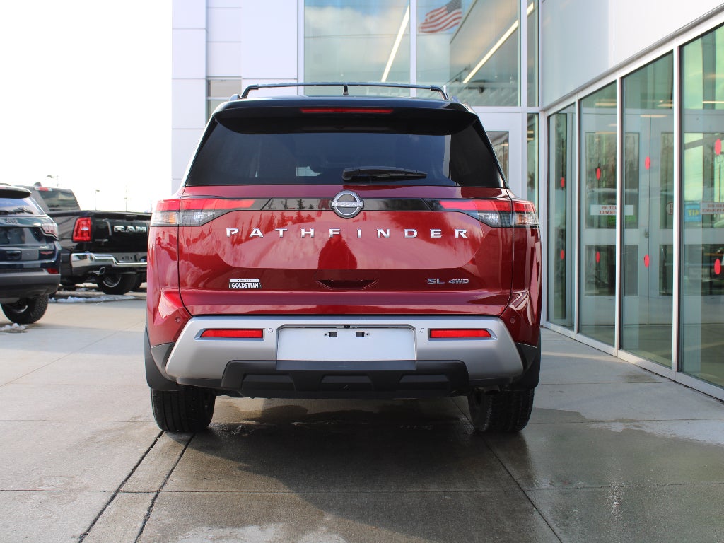 2023 Nissan Pathfinder SL