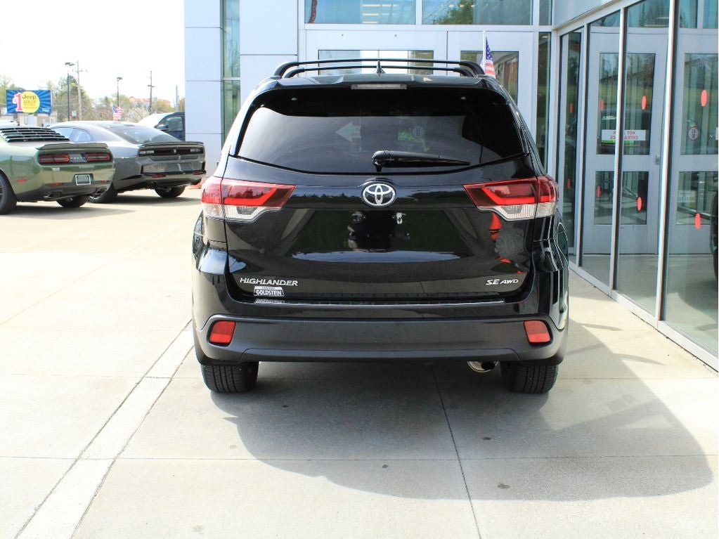 2019 Toyota Highlander SE