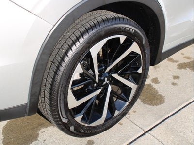 2022 Mitsubishi Outlander ES