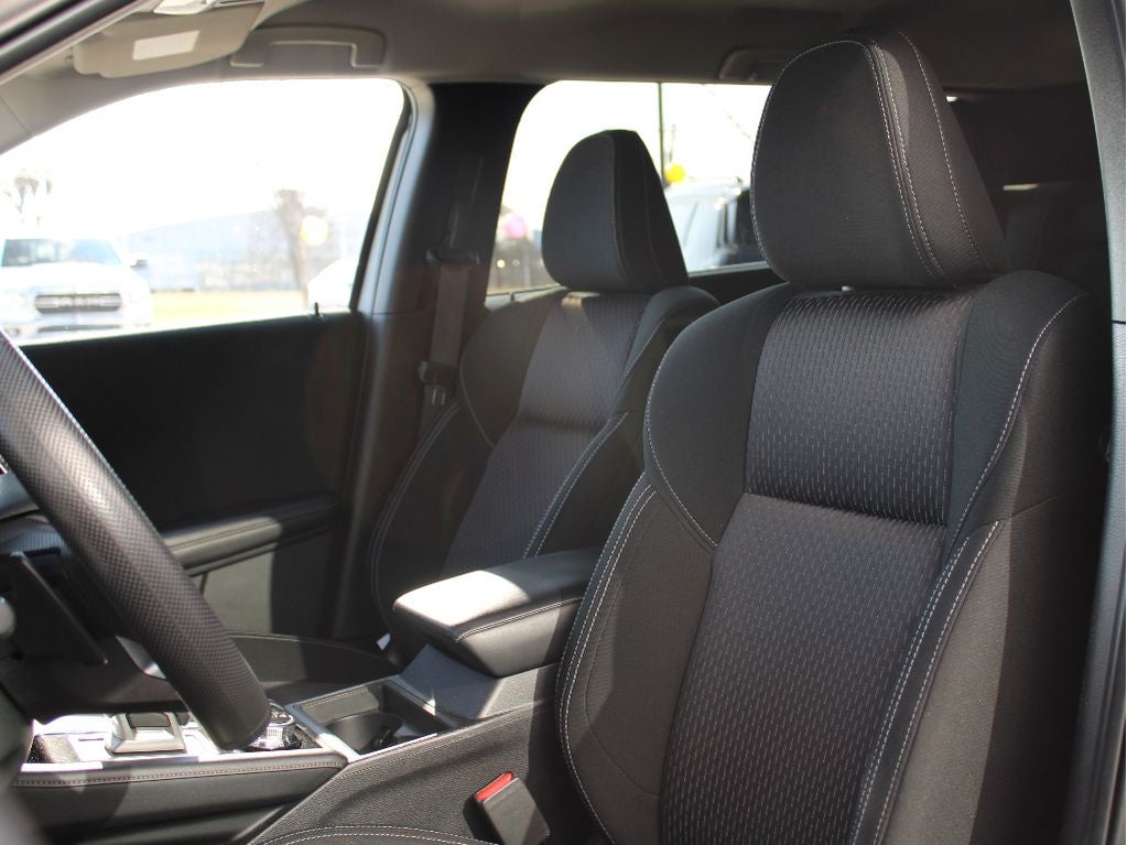 2022 Mitsubishi Outlander ES