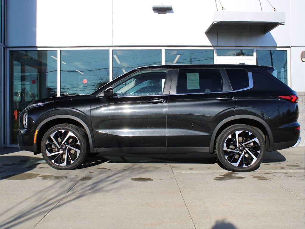 2022 Mitsubishi Outlander SE